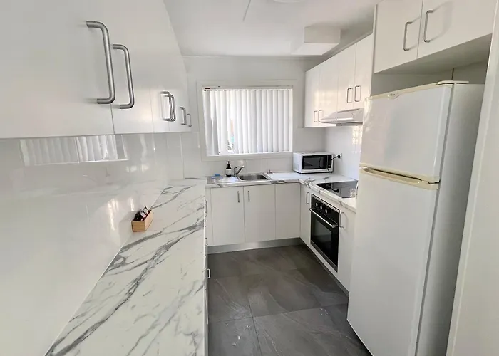 Sunrise Lodge Apt 5 - Renovated 2Br - Ground Floor And Pool